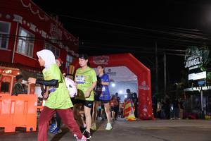 BIB: 4465
                            <button type="button" onclick="openModal(26265194)" class="btn btn-primary btn-sm float-right btn-popup" data-toggle="modal" data-target=".modal-high-quality">
                        <i class="fas fa-shopping-cart"></i> Add to Cart
                    </button>
                                            <button type="button" onclick="isThisMe(26265194, true)" class="btn btn-success btn-sm float-right btn-popup btn-isme hidden" data-toggle="tooltip" data-placement="bottom" title="นี่คือรูปของคุณใช่ไหม คลิกที่นี่เพื่อเอาเข้าอัลบั้ม">
                        <i class="fas fa-plus"></i> Add to album
                    </button>
                    <button type="button" onclick="isThisMe(26265194, false)" class="btn btn-warning btn-sm float-right btn-popup btn-isnotme hidden">
                        <i class="fas fa-ban"></i> Remove from album
                    </button>